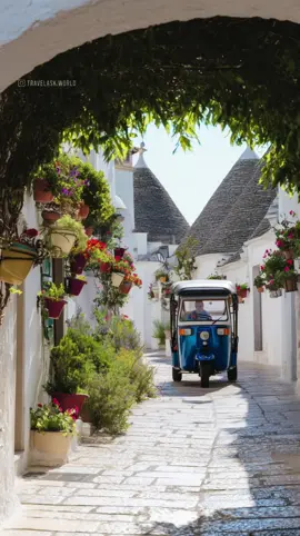 🇮🇹 Alberobello: the magic of trulli houses #alberobello #italianhouses #trulli #traveltoitaly #where2stay