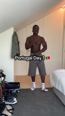 Summer outfits slapping here #streetwear #ukfashion #outfitinspo #SummerFashion #baggyjeans #portugal🇵🇹 