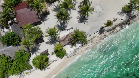 Still can't get over these views from Carles, Iloilo. Shot on my DJI Mini 4 Pro. 🇵🇭✨ #IslasDeGigantes #SolinaResort #IslandVibes #Drone #Cinematic #DJI #DJIMini4Pro #FYP #Tiktok 