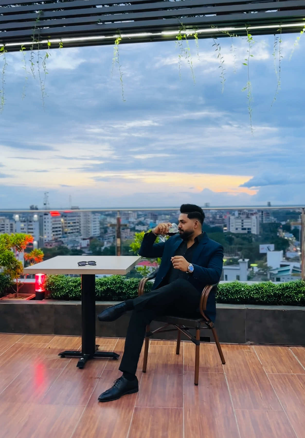 জীবনে কখনো কোনো চাপ নেয়া যাবে না.🕊️🍸জীবন কারো জন্য থেমে থাকে না 🌸🌦️#ittz__munna__07 #foryou #sylhety #eidmubarak #sylheti_fua #trending 