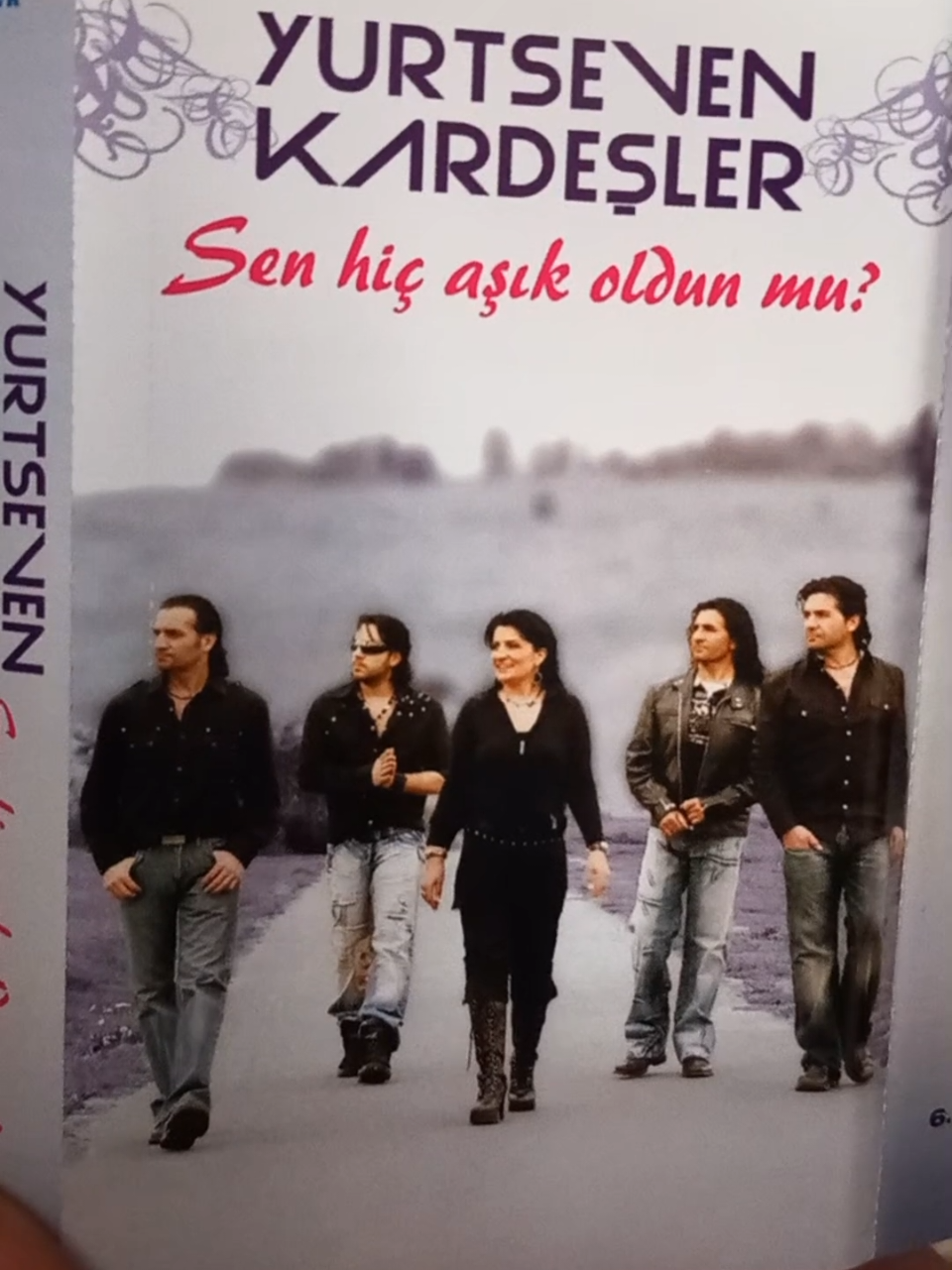 YURTSEVEN KARDEŞLER  .. 365 GÜNÜM YANDI ... AVRUPA MÜZİK 2007  #yurtsevenkardeşler #ismailyk #ismailykofficial #yurtsevenkardeşler #nostalji #müzik #eski_kaset #keşfet #desteklerinizibekliyorum #keşfetteyizzz #öneçıkar #eskigünler #eskiler 