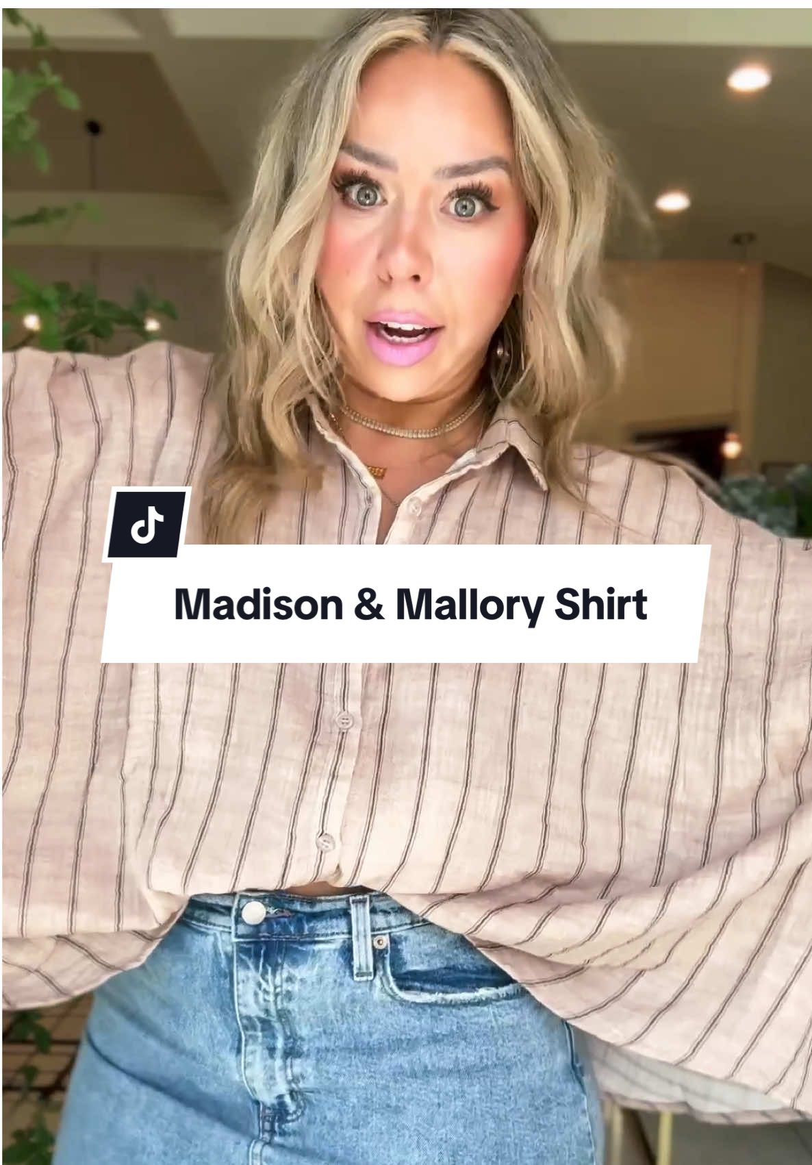 Obsessed with this Shirt from @Madison and Mallory #oversizedshirt #shirt #womenfashion #midsizefashion #midsizestyle #midsizemom #dealsforyoudays #tiktokshopsummerturnup #spotlightfinds #SuperBrandDay #summervibes #tiktokshopcreatorpicks 