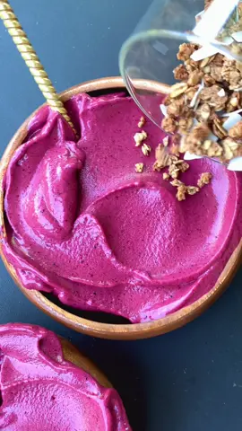 CHOCOLATE BERRY SMOOTHIE BOWL 🍓🫐♥️  Tag us when you make it 💙 #smoothie #smoothiebowl #fruit #healthyrecipes #EasyRecipe #FoodTok #summerrecipes #chocolate 