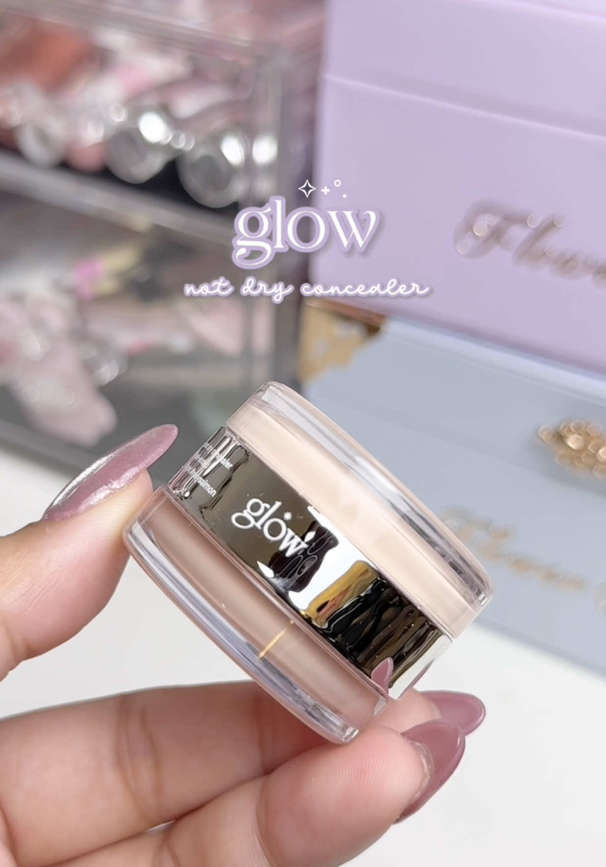 have you tried it? ☺️ creamy medium coverage concealer by  @glowishere ✨    #glowmakeup #kbeautyproducts #productrecommendations #makeuprecomendation #concealer #aesthetic 