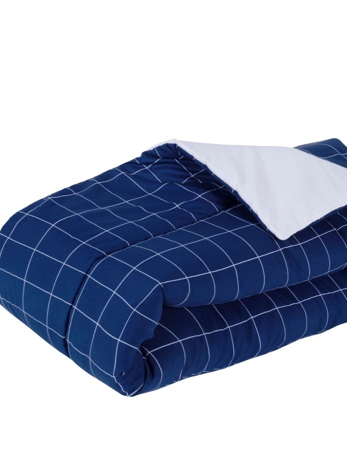 Macio, quentinho e feito com todo carinho que o seu bebê merece! 💖 Nosso edredom de berço estampado é dupla face, 100% algodão, matelado e super confortável 🛏️✨ Perfeito pra noites tranquilas, com aquele toque suave e acolhedor que faz toda a diferença no soninho do bebê 😴🍼 Disponível em lindas estampas! #EdredomDeBerço #EnxovalDeBebê #ToqueDeCarinho #ConfortoParaOBebê #CasaMonzillo