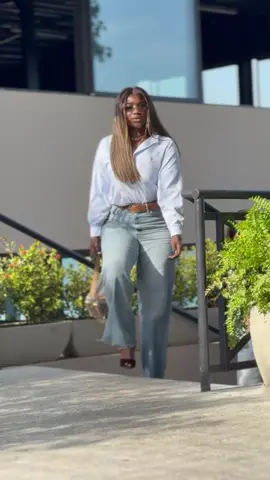 Une belle rencontre en extérieur riche en échanges avec la consule generale de France, Mme Natalie Node et l’équipe de Ten.  Ce fut un bel apres midi.  #Miaguisse  #Choix #Unique