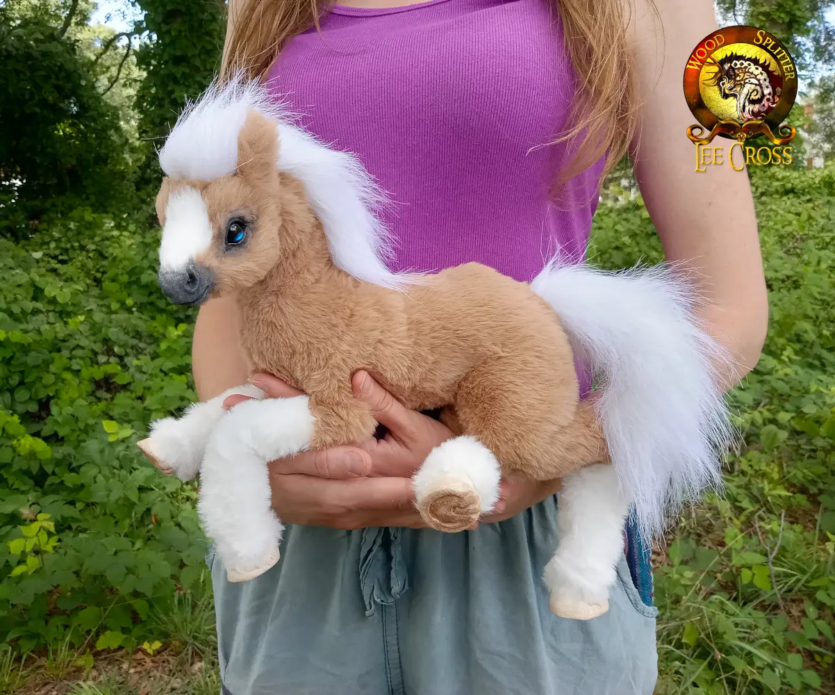 Link in bio to adopt, meet Daisy the Baby horse artwork! Fully poseable, one of a kind original, enjoy! #horse #horses #equestrian #equine #art #sculpture 