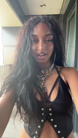 had to cut it there bc i legit turned into moonwalking mj i just can’t let the world see yet xxx