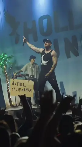 The backstory to the track “Coming Home” released in 2020. Who still has this song on repeat? 🔥#undeadarmy #hollywoodundead #HU4L #johnny3tears #fyp #foryoupage 