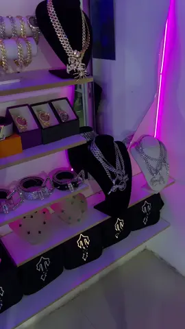 #CapCut 🤯👎🏽##venezuela🇻🇪 #maracaibo #accesorios #zulia #trapstar #amiri #correas #buberry 