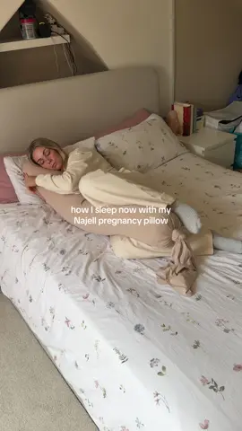 the @Najell pregnancy pillow has changed my sleep FOREVER🛌😴 *gifted* #pregnancy #pregnant #pregnantlife #pregnanttiktok #pregnancytiktok #pregnancypilow #pregnancyfunny 