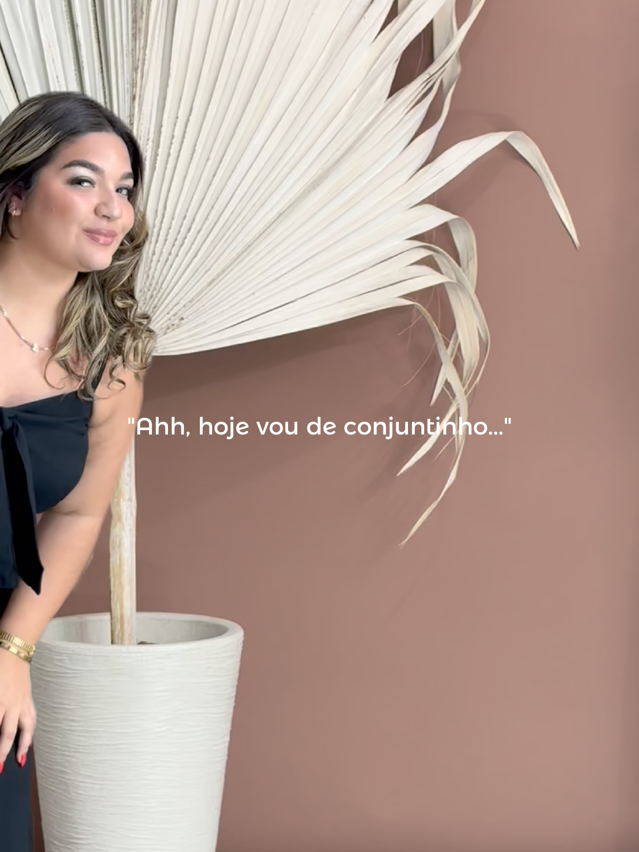 Pra quem ama praticidade sem abrir mão do estilo, o conjunto Zury é aquele tipo de peça que fala por si só de tão perfeita. 🖤 Use junto ou separado, mas sempre com atitude. 🛍️ Compre no site — do 44 ao 56 #modaplussize #fashiontiktok #looksplussize #fashionoutfit