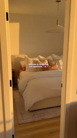 I’ve officially made it to 6 months of living alone in my new home!! Little wins!! 🏠🩷 I still have lots I want to do, but it’s starting to feel like home!! #homedecor #homesweethome #apartmenttour #apartamento #startingover #breakups #livingalone #girlyapartment @Free People @Homesense @West Elm @CB2 @Silk & Snow 