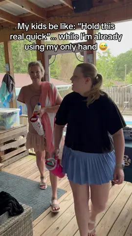 Y’all, I need mom points just for the patience! 💁‍♀️🦾😂 #onearmstruggle #onearmlife #onehanded #amputeelife #realmomlife #amputee #onearm #funnyvideos #hilarious #funnymom #momoftheyear #adayinmylife #momlifeunfiltered #onearmmom #fypage #fyp #forupage #viral #iwanttogoviral 