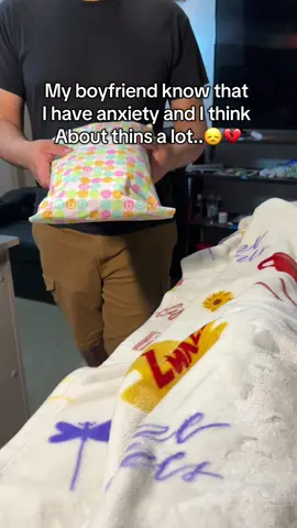 Do you know someone who needs it? 🥹❤️‍🩹 #virgendeguadalupe #virgenmaria #religion #plush #anxiety #emotionalgift #calm It’s a plush of the Virgin Mary that breathes and helps people who feel lonely, sad, or anxious. It’s very adorable when you have it close.