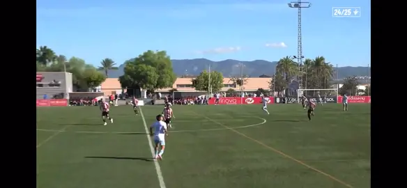 Me cambiaste el pie por un almohadon ?? Jajajajj #humor #futbol #fyp #pelota 
