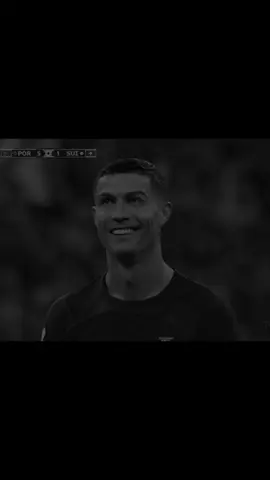 تضحك الدنيا اذا شفت وجهك ضحك !  #cristianoronaldo 