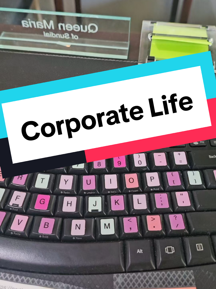 If you work a deskjob.. This is your reminder to get up and WALK. And fill up your water while you're at it! 🚶🏼‍♀️🚶‍♂️🚰 #dayinmylife  #corporatelife #Fitness #deskjob #officehumor #10kstepsaday  #10ksteps #corporatetiktok #fitspo #hydrate #psa #reminder 