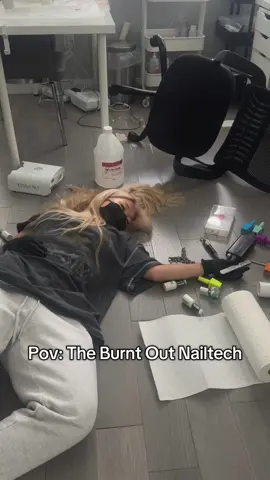 Did someone say nails?🧏🏻‍♀️ id: @Nadia Brown  #fy #phillynailtech #comedy 