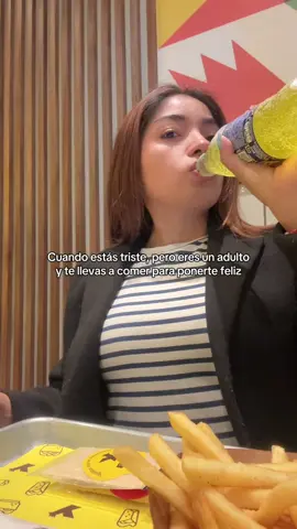 No sé si le hice publicidad a Inca Kola o estoy exponiendo mi lado esquizo y que me río sola  #fypp #content #fyp #justagirl #incakola 