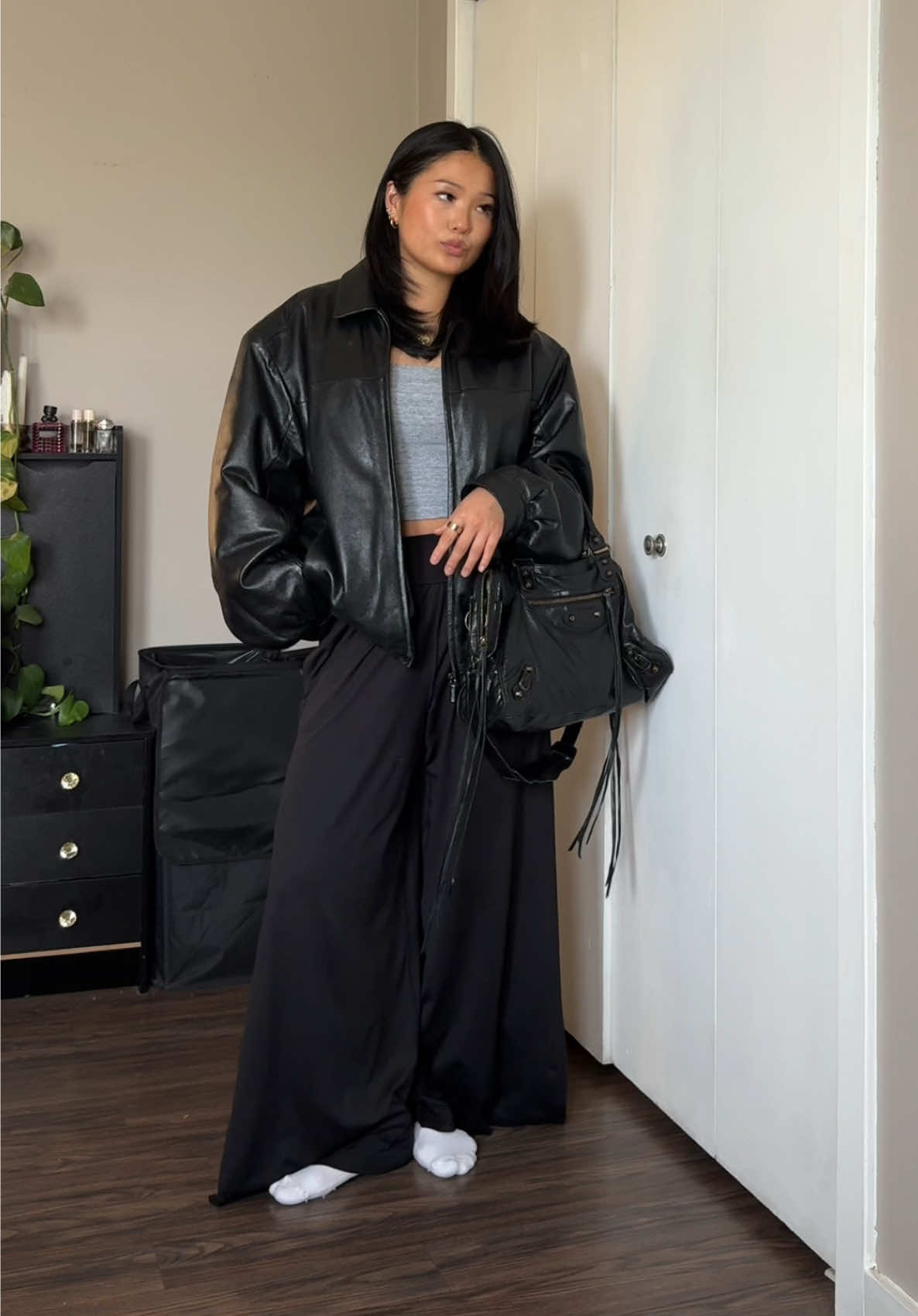 gdwm: nail salon outfit hehe ⭐️ wearing: @aerie @Poshmark @Old Navy Official #outfitinspo #gdwm #outfit #OOTD #nailsalon #casualcute 