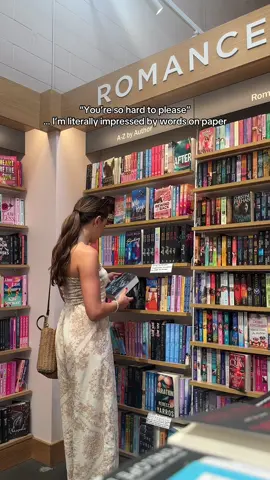 Just a simple girl really📖 #BookTok #bookishhumor #reader #girlswhoread #booktokgirlies #bookish #romancebooks #booktoker 