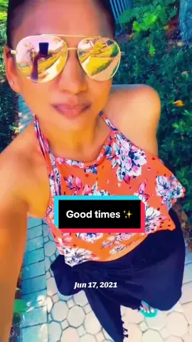 Lol I was so new with this! #makingtiktok #goodtimes #onthisday #turksandcaicos #covidtimes #couplescomedy #90smusic #newontiktok #fyp ✨🧿