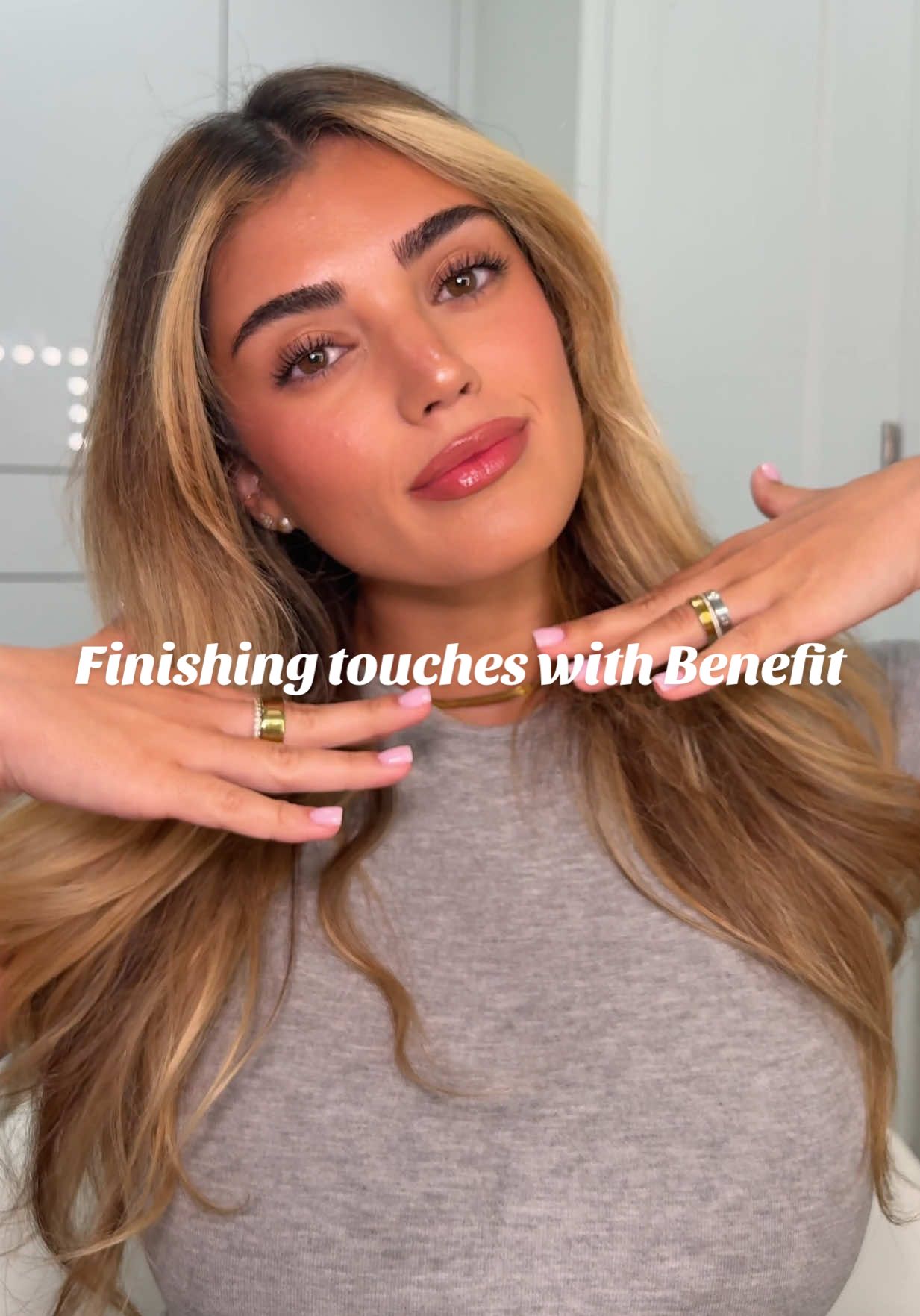 Finishing touches with @Benefit Cosmetics will never fail me🩷 #makeup #benefitclubpink #finishingtouches #miami #miamilife #makeuphacks #benefitcosmetics 