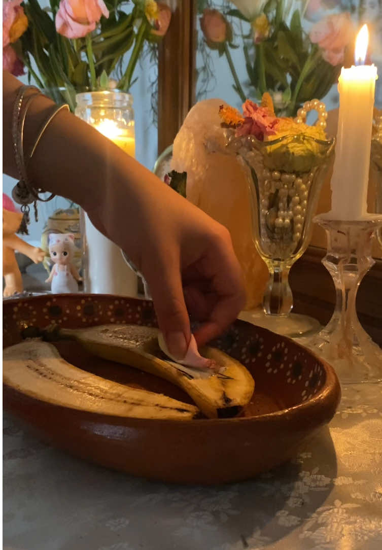 Te estoy amando locamente 333 💛 #lasgrecas ➡️  #amor #exitos #matrimonio #familiafeliz #amor #pareja #dulce #brujeria #parati #amor #witchtok #brujeriaconfruta #fruta #platano #banana #witchcraft #tiktok #amor 