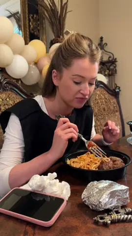 How dinner looks every night when your wife is the pickiest eater  #funny #couplescontent #Relationship #dinner #marriedhumor #couplescomedy 