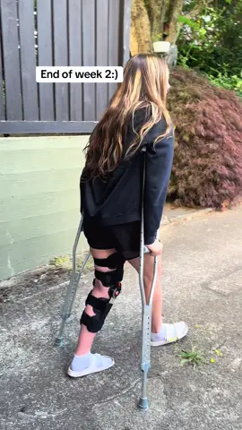 Got cleared to start easing my way off of crutches today and I couldn’t be more grateful :) #acl #surgery #physicaltherapy #aclrecovery #softball #meniscus #rehab #Fitness 