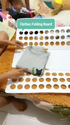 Mapapadali at Pantay-pantay na pagtutupi ng damit! #clothesfolderboard #clothesfoldinghacks #clothesfoldingboard #fyp  #quickfoldingclothes #onthisday 