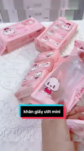 khăn giấy ướt mini dùng tiện lợi lắm nè #khangiaymini #khangiayuot #khangiayuotmini #xuhuongtiktok #giadungtienich 