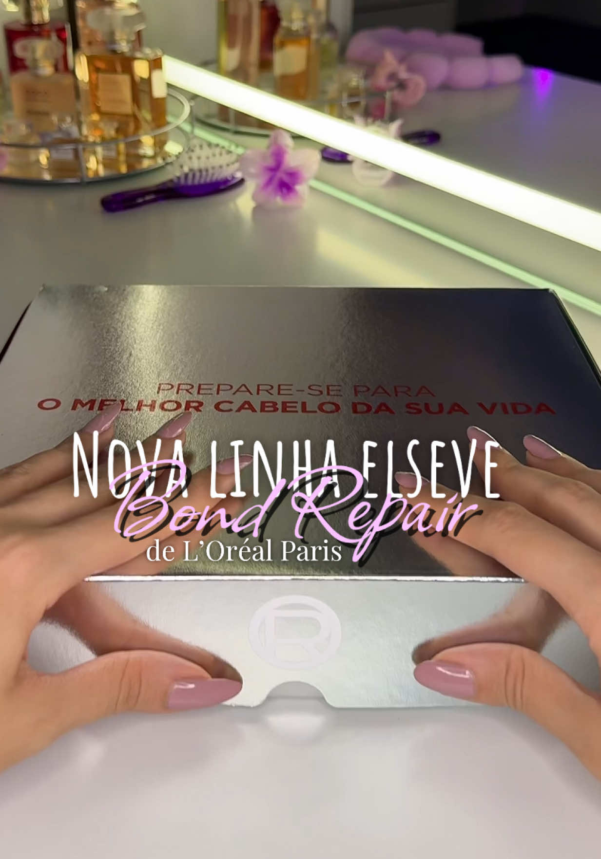 Recebi o novo Elseve Bond Repair de @L’Oréal Paris 😍💗 O kit vem 3 produtos: 1. Pré-Shampoo que é um tratamento intensivo que prepara os fios para absorção profunda dos ativos reparadores. 2. Shampoo que limpa suavemente sem pensar nos fios e sem agredir a fibra capilar. 3. Condicionador que fortalece os fios e sela as cutículas, deixando a cabelo macio e com muito brilho. #lorealparis #lorealparishaircare #hair #produtosdecabelo #cabelo #dicasdecabelo #reconstruçãocapilar #elsevebondrepair #bondrepair 