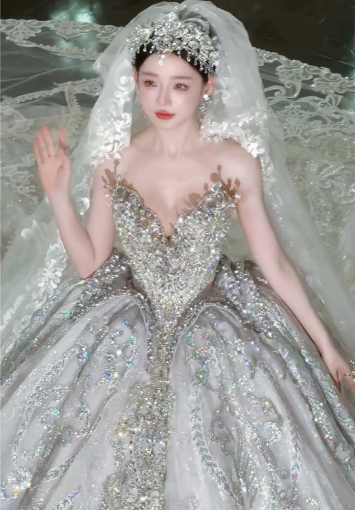 #côdâuxinh #weddingdress #váycưới #xuhuongcuoitrung #wedding #váyxinhchonữ #thuevaycuoi #váydựtiệc 