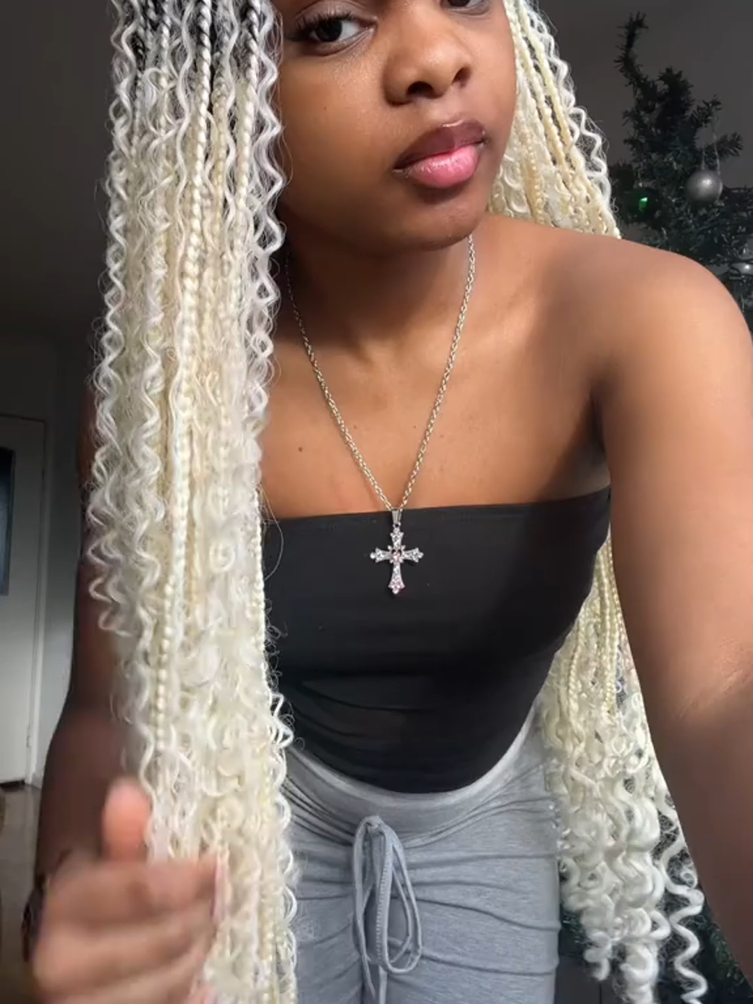 White Boho Braids #bohobraids #bohobraidstyle #braidstyles #longbraids #braidsforgirls #braidsforwomen #prestretchedbraidinghair #Itsuhair #knotlessbraids #boxbraids