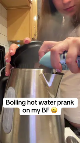 I’m so confused by what’s going on 😆 #viral #maeveplusryan #couplegoals #fyp #couplescontent #tiktoktrend #couplecomedy #foryoupage #harmlessprank #prankwars #trend #prankonboyfriend #prank 