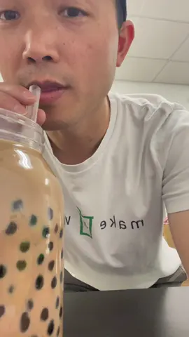 Everyone always ask for more boba, is this one enough boba 😂#creatorsearchinsights #boba #giant #bobatea #bubbletea #bobalover #drink #yummy 