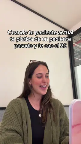 Obvio todo este diálogo está sucediendo en mi mente, con el paciente estoy así 🤐 Primero la ética ante todo 😌 #fyp #foryou #terapia #psicologia #saludmental #terapeuta #psicologo #psicologa #humo 