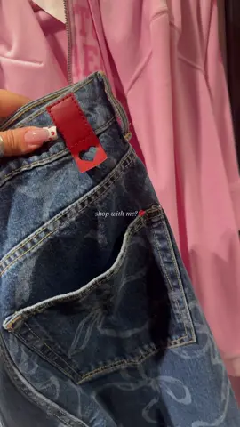 🙂‍↔️🩷✨ #shopwithme #shopping #shoppinghaul #zara #aesthetic #girly #pink #nails #nailtech #fyp #foryoupage #haul #dayinmylife #Vlog #vegas #diml #nailinspo 