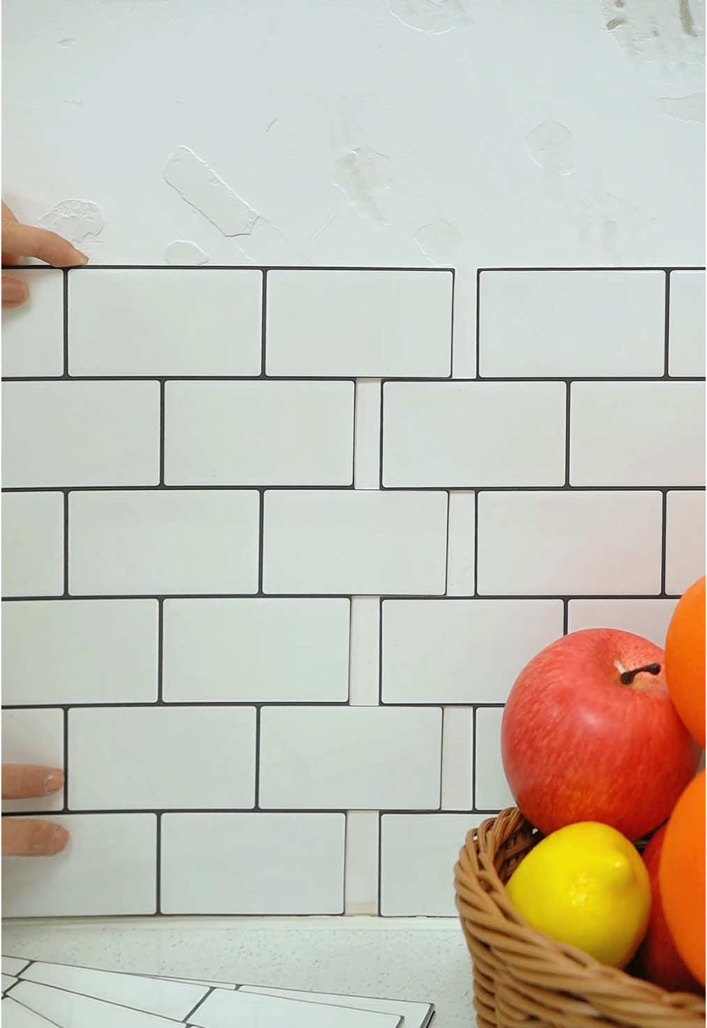 #stickgoo #peelandsticktile #peelandstickbacksplash #walldecor #backsplash #homedecor #diyproject #renterfriendly #budgetfriendly #DIY 