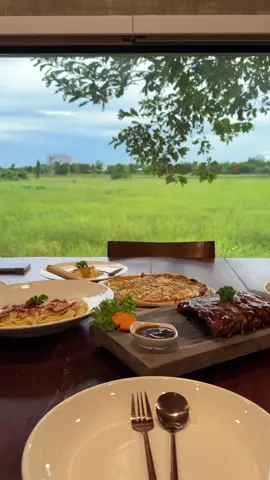 ร้านลับ แถวเสาไห้ บ้านยาง สระบุรี ที่มี หุ่นยนต์ Transformer อยู่หน้าร้าน  #กาแฟดําพิซซ่าเตาถ่านสระบุรี 