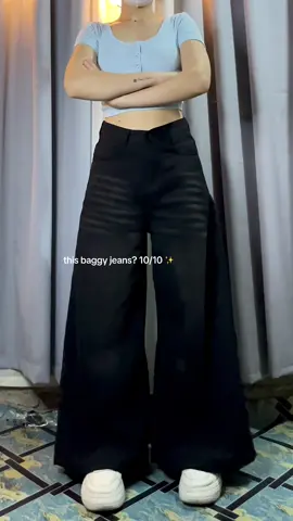 this retro black baggy jeans #widelegjeans #widelegpant #baggyjeans 