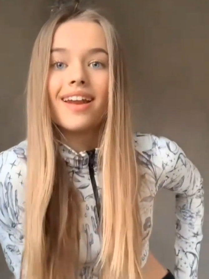 #lipsync #randomshoot #fashiontiktok #fingerdance #topmodel #shopToker #TikTokShop 