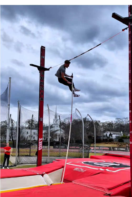 🤣🤣🤣#epicfail #humanstruggles #polevaultfail #polevault #gravitywins #sportsfails #funnysports #athletefails #jumpingfail #lol #humor #brokenpole #oopsmoment #foryou #fyp#foyoupage 