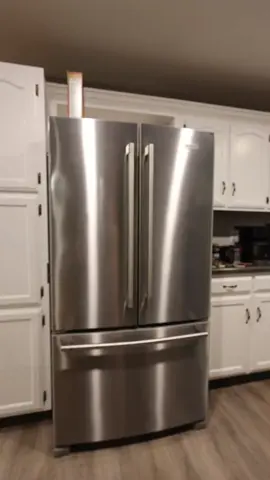 Literally the easiest way to clean the surface of your stainless steel appliances! @weisman #walmart #weiman #weimanstainlesssteel #stainlesssteel #cleaning #cleaningtok #ad