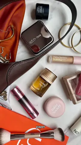 rock paper scissor shoot! 👊🏼🫳🏼✌🏼 what’s you’re beauty move? 💋💕💄 #rockpaperscissors #beauty #BeautyTok #makeup #makeuplover #beautycontentcreator 