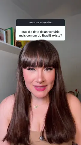 Mais COMUNS X Mais RAROS: E seu aniversário? Apareceu na lista? Lembra de comentar e me seguir para mais curiosidades! Para saber mais 👉 NUNES, Marcus. Heatmap: os aniversários mais comuns no Brasil. 2020. Disponível em: https://marcusnunes.me/posts/heatmap-os-aniversarios-mais-comuns-no-brasil/. Acesso em: 28 nov. 2024. 📚 Outras Publicações Consultadas: 1. EDITORA ABRIL. Infográfico: em qual mês nascem mais pessoas no Brasil. Superinteressante, 7 abr. 2020. Disponível em: https://super.abril.com.br/sociedade/infografico-em-qual-mes-nascem-mais-pessoas-no-brasil. Acesso em: 28 nov. 2024. 2. BBC BRASIL. Infográfico: qual mês nasce mais gente no Brasil? BBC News Brasil, 20 fev. 2019. Disponível em: https://www.bbc.com/portuguese/brasil-47269047. Acesso em: 28 nov. 2024. 📊 Os dados são de um levantamento feito pelo professor Marcus Nunes, do Departamento de Estatística da Universidade Federal do Rio Grande do Norte (UFRN), com base no SINASC (Sistema de Informações sobre Nascidos Vivos no Brasil) a partir do ano em que o país passou a coletar esses dados por completo (1996). 📅 Embora os dados considerem apenas nascimentos a partir de 1996, é muito provável que a tendência geral já fosse parecida antes disso. Fatores como a alta taxa de cesáreas programadas e a preferência por evitar datas simbólicas ou feriados parecem consistentes ao longo das últimas décadas no Brasil. E, embora o Brasil tenha mudado em termos de distribuição populacional, muitos fatores culturais que afetam os nascimentos, como sazonalidade e tradições, tendem a persistir por décadas. Agradecimento a @camu_izidoro pela ajuda na análise dos dados do estudo 🫰 #Curiosidades #Estatística #Nascimento #Brasil #fatoscuriosos #historia #aniversários #aniversário #educacao