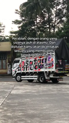 #truck #truckstory #galerytruck #truckindonesiacomunity #truckmbois #satriamuda #kurirloncang #loncangbalap #masukberandafyp #masukberandamuu #fyp 