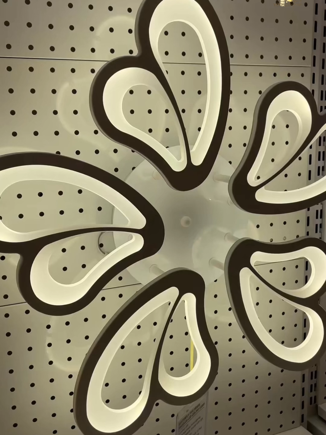 LED Ceiling Light Modern Nordic Tri-Color Butterfly #light #yoosemitech #affordable #decor